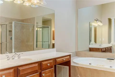 Bath - 1570 Briergate Dr, Duluth, GA 30097 photo 4 of 11