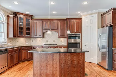 Kitchen - 1570 Briergate Dr, Duluth, GA 30097 photo 7 of 8
