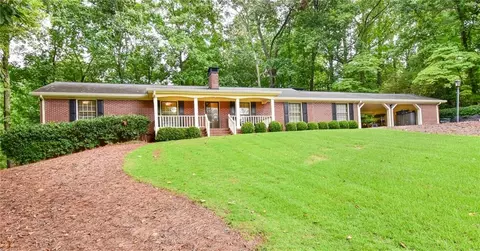 528 Hickory Dr SW, Marietta, GA 30064