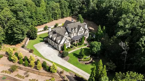 5021 Heatherwood Ct, Roswell, GA 30075