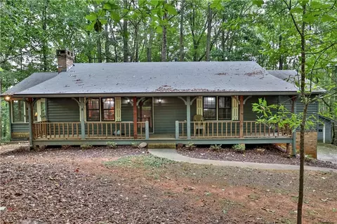 4710 Twin Oaks Dr NW, Kennesaw, GA 30152