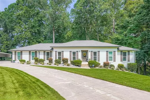 2405 Creole Creek Cir, Stone Mountain, GA 30087
