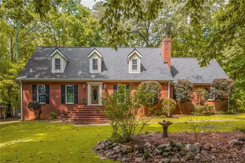 6695 Woodstock Rd, Acworth, GA 30102