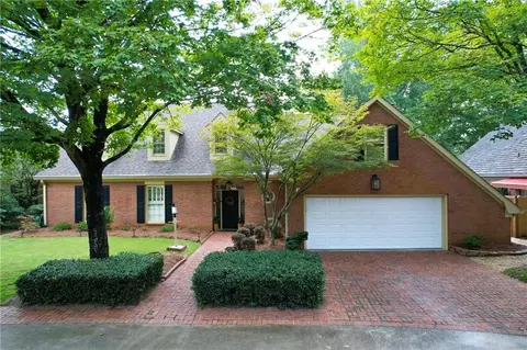 240 Tenth Fairway, Roswell, GA 30076