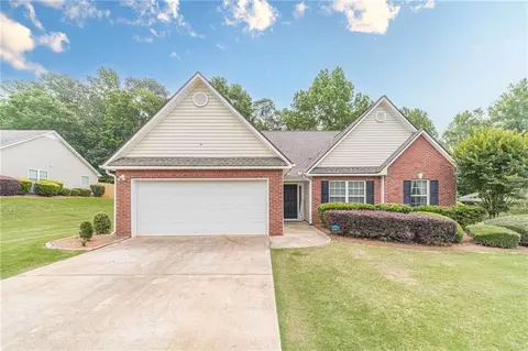 3124 Oak Ridge Ln, Loganville, GA 30052