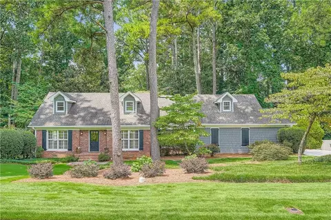 2834 Evans Woods Dr, Atlanta, GA 30340