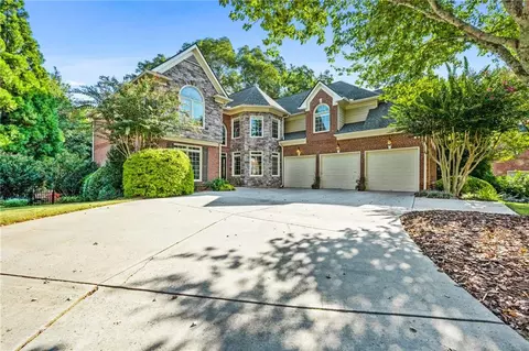 130 Elizabeth Cv, Roswell, GA 30075