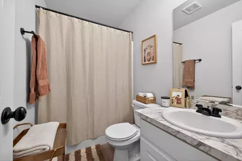 Bath - 60 Canopy Ct, Hull, GA 30646 photo 3 of 3