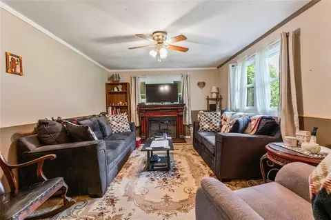 Living - 25 Roberts Rd, Covington, GA 30016 photo 1 of 2