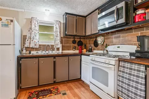 Kitchen - 25 Roberts Rd, Covington, GA 30016 photo 3 of 3