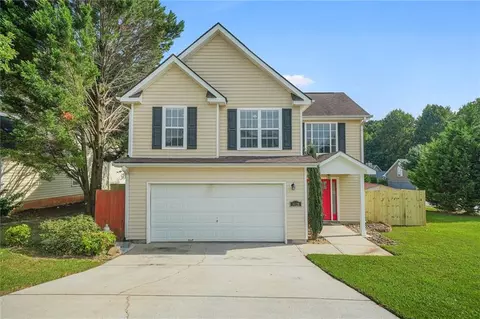 3028 Meadow Glen Pass, Fairburn, GA 30213