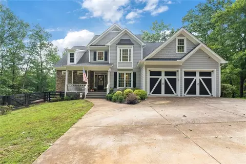637 Amicalola Dr, Dawsonville, GA 30534