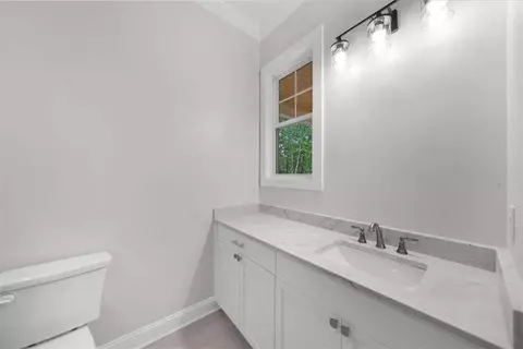 Bath - 225 Laurel Place Dr, Cornelia, GA 30531 photo 7 of 11