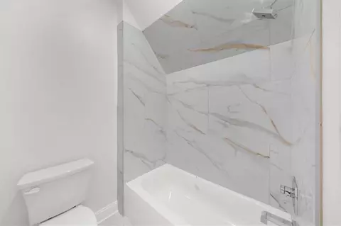 Bath - 225 Laurel Place Dr, Cornelia, GA 30531 photo 11 of 11