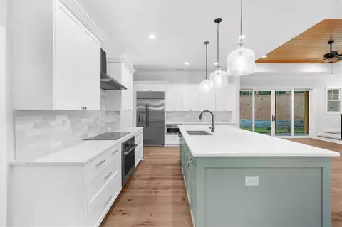 Kitchen - 225 Laurel Place Dr, Cornelia, GA 30531 photo 5 of 9