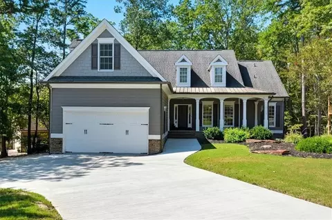 102 Eagle Heart Ct, Waleska, GA 30183