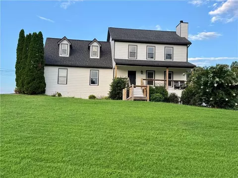 4655 Quail Pointe Dr, Flowery Branch, GA 30542