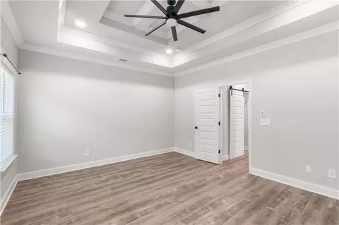 Entry Way - 130 E Crestwood Rd, Tyrone, GA 30290 photo 4 of 6
