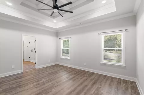 Entry Way - 130 E Crestwood Rd, Tyrone, GA 30290 photo 3 of 6