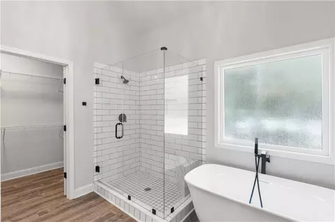 Bath - 130 E Crestwood Rd, Tyrone, GA 30290 photo 1 of 2