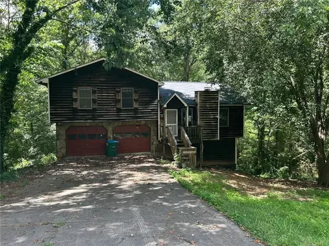 847 Chartley Dr SW, Lilburn, GA 30047