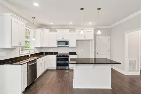 Kitchen - 4969 Cagle Rd, Lula, GA 30554 photo 2 of 4
