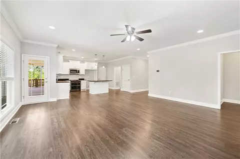 Living - 4969 Cagle Rd, Lula, GA 30554 photo 3 of 8