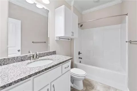 Bath - 4969 Cagle Rd, Lula, GA 30554 photo 1 of 7