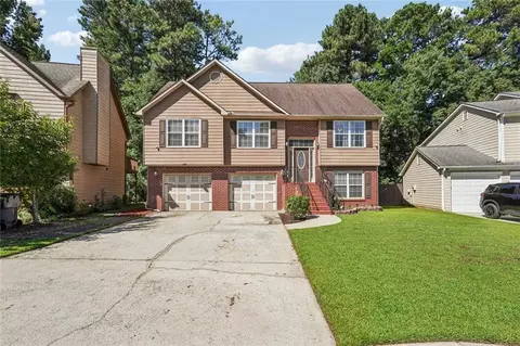 1765 Stoneoak Cir, Lawrenceville, GA 30043