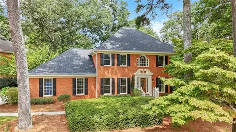 588 Haralson Dr SW, Lilburn, GA 30047