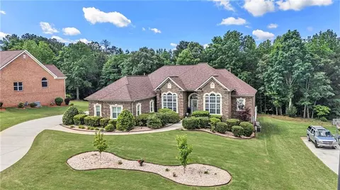 2628 Hollow Pne, Conyers, GA 30094