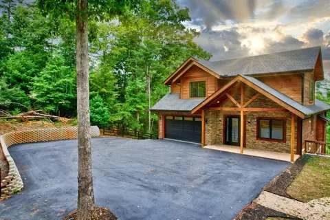 475 Parnell Dr, Ellijay, GA 30540