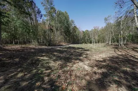 8215 Estates Dr, Cumming, GA 30028