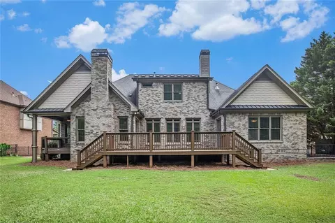Exterior - 2953 Springbluff Ln, Buford, GA 30519 photo 3 of 4