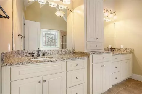 Bath - 2953 Springbluff Ln, Buford, GA 30519 photo 2 of 4