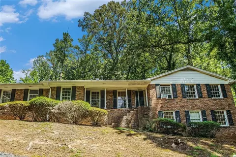 4039 Pineview Dr SE, Smyrna, GA 30080