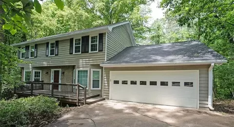 295 Lakemont Dr, Roswell, GA 30075