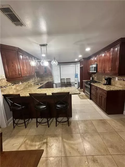 1118 Old Greystone Dr, Lithonia, GA 30058