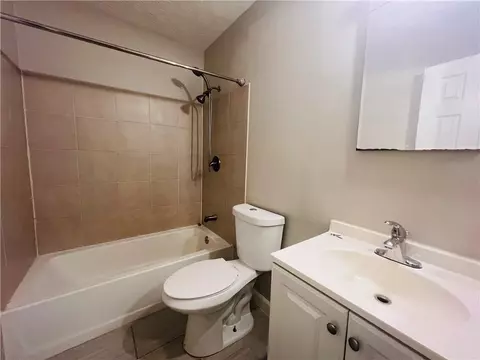 Bath - 3544 Willgrove Way, Duluth, GA 30096 photo 4 of 5