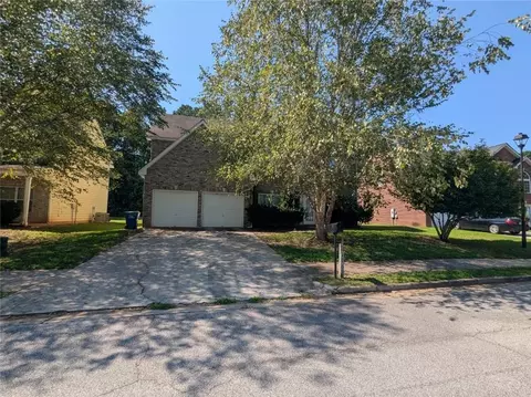 4965 Locherby Dr, Fairburn, GA 30213