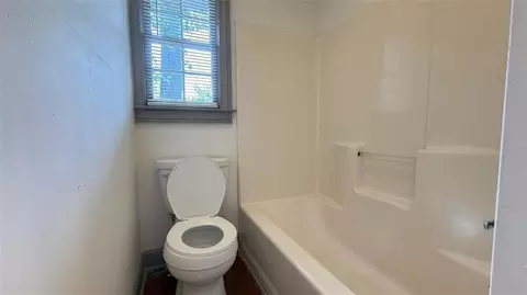30 E Williams St, Winder, GA 30680 photo 11