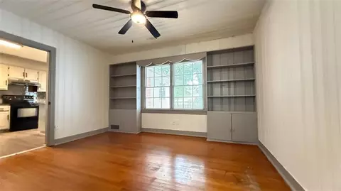 30 E Williams St, Winder, GA 30680 photo 3