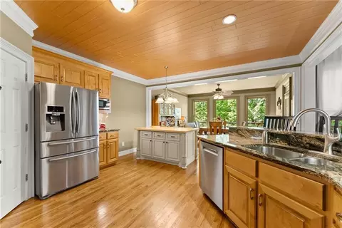 Kitchen - 1020 Grace Ct, Suwanee, GA 30024 photo 4 of 5
