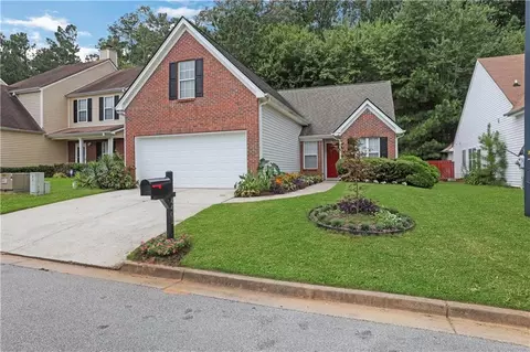 4401 Chestnut Lake Ave, Lithonia, GA 30038