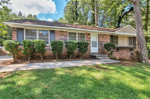 484 Evergreen Dr, Forest Park, GA 30297