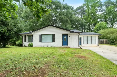 1694 Pheasant Dr, Jonesboro, GA 30238