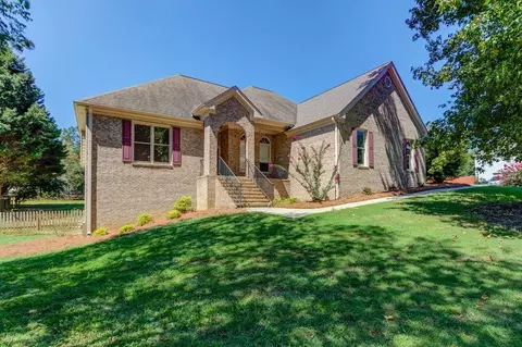 550 Nellie Ln, Loganville, GA 30052