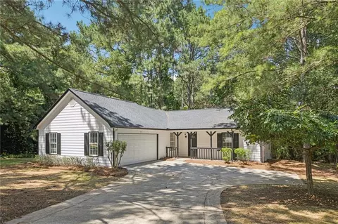 110 Woodcrest Way, Mcdonough, GA 30253