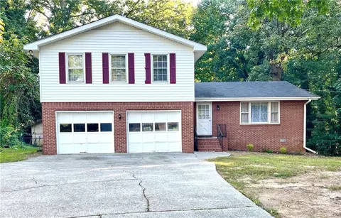 551 Killian Hill Rd SW, Lilburn, GA 30047