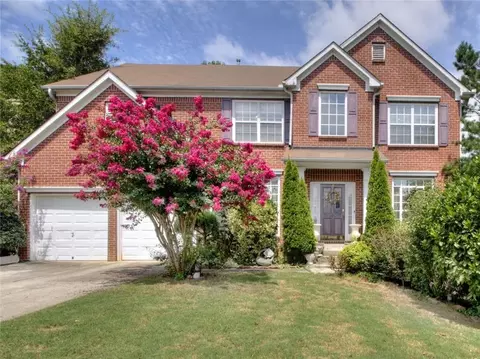 392 Leggett Oaks Ln, Lawrenceville, GA 30043